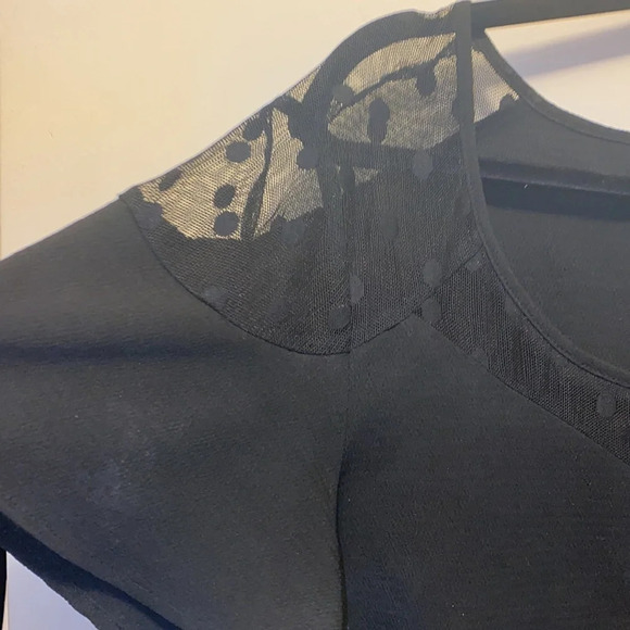 Torrid crepe mesh dot flutter sleeve peplum  blouse - Picture 5 of 12
